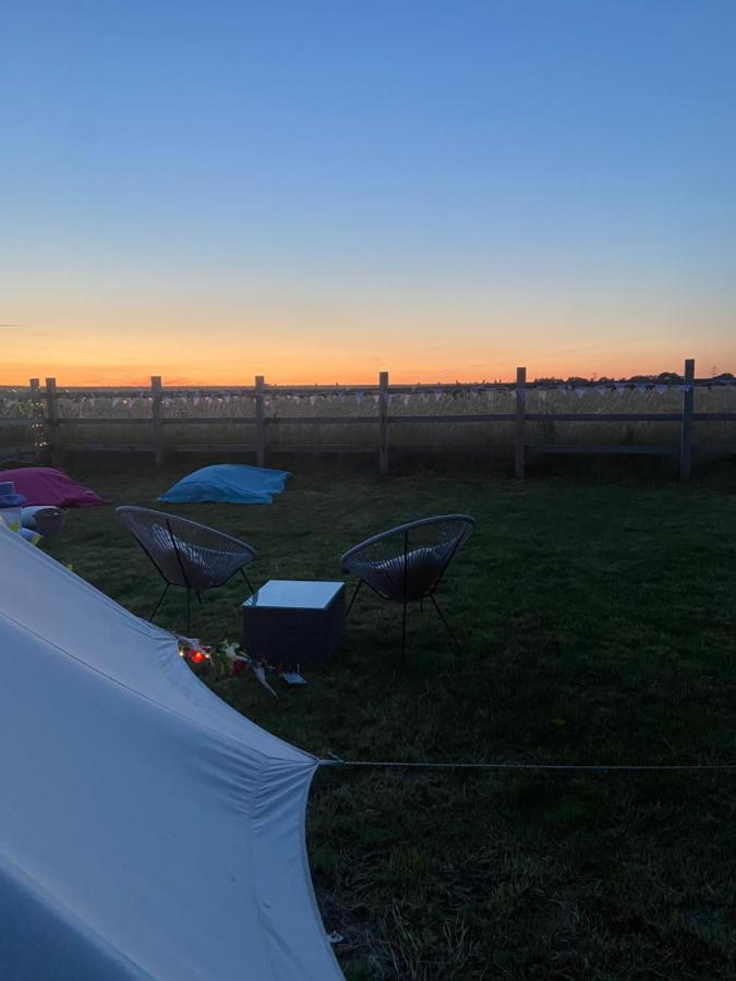 Отель Country Bumpkins Luxury Glamping Wellingore Экстерьер фото