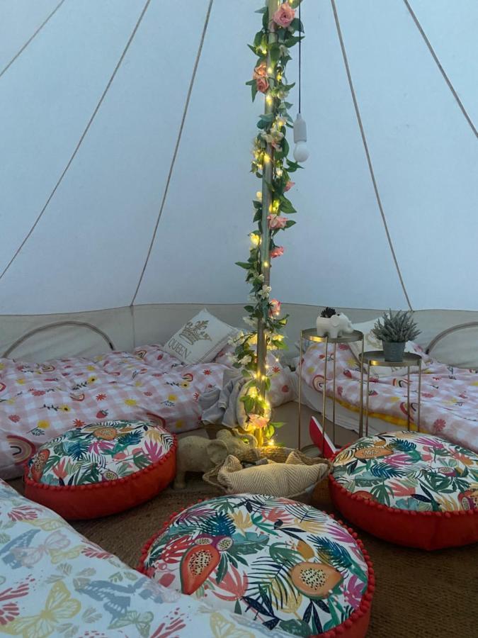 Отель Country Bumpkins Luxury Glamping Wellingore Экстерьер фото