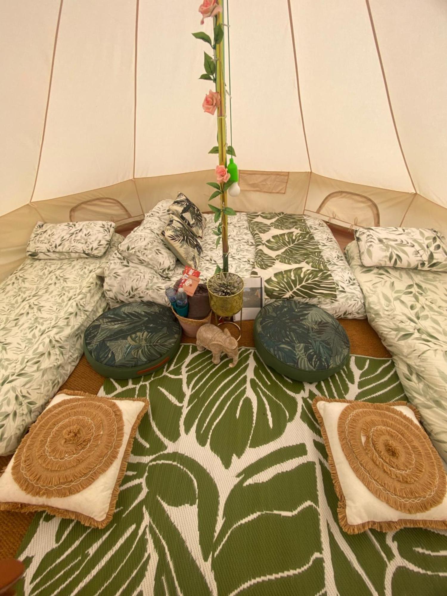 Отель Country Bumpkins Luxury Glamping Wellingore Экстерьер фото
