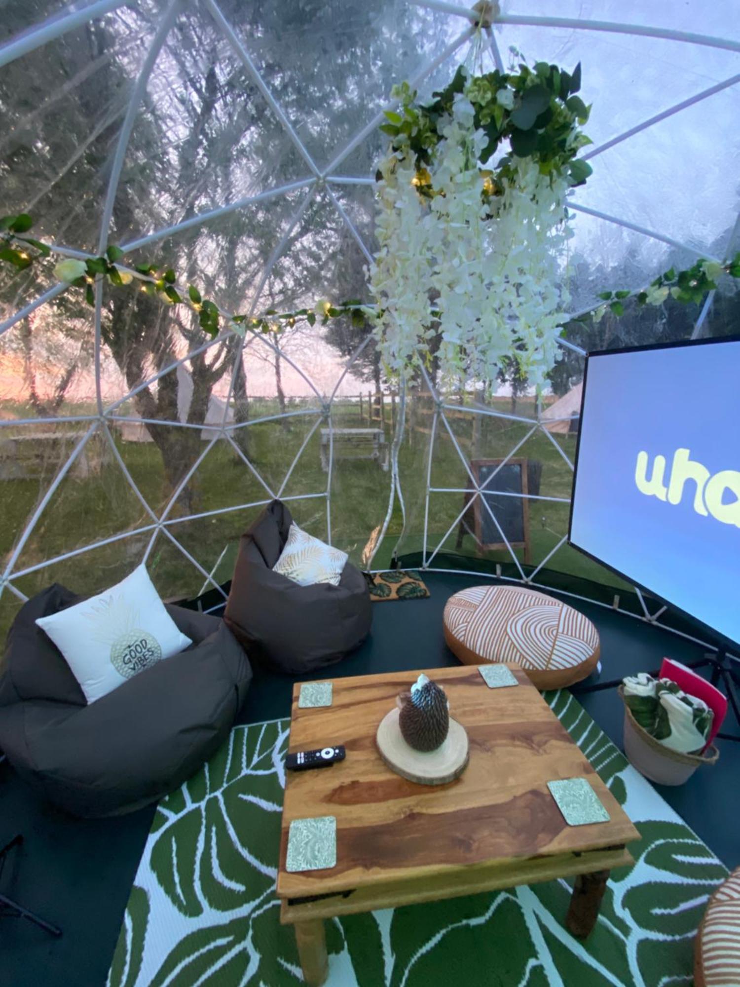 Отель Country Bumpkins Luxury Glamping Wellingore Экстерьер фото